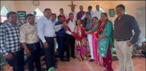 રમેશભાઈ ખ્રિસ્તી ને નિવૃત્ત થતા શાળા પરિવાર વતી ખૂબ જ મોટી સંખ્યામાં લોકોએ સન્માન આપ્યું...